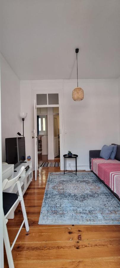 Charming Central Apartment To Rent Lisbon Exterior photo