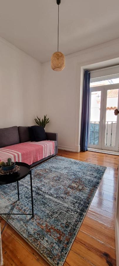 Charming Central Apartment To Rent Lisbon Exterior photo