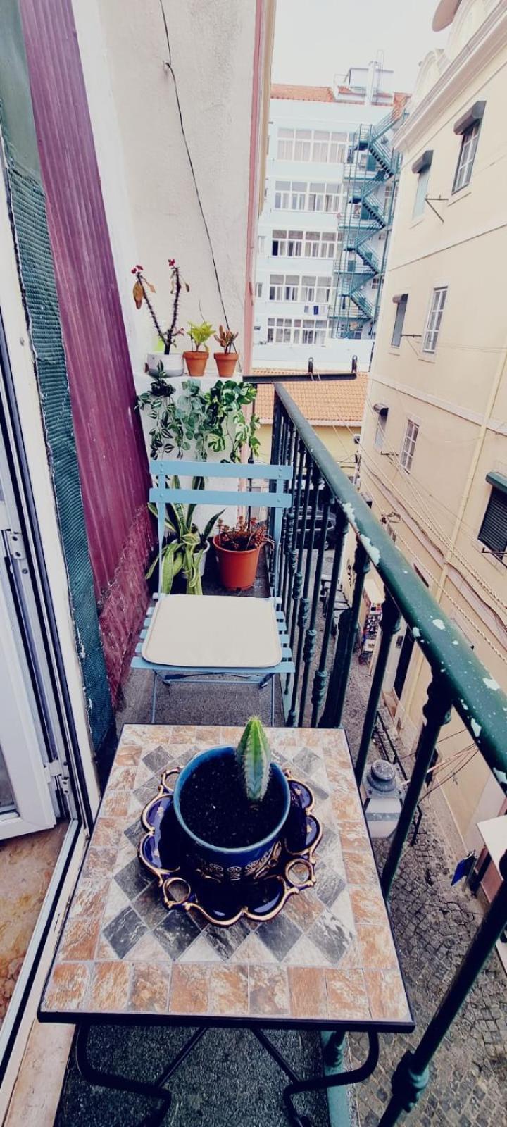 Charming Central Apartment To Rent Lisbon Exterior photo